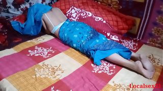 Blue Saree Bhabi Sex with young Student Video