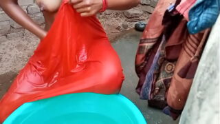 Telugu Hot Wife Fucking Pussy bathroom bathing Hindi voice Video