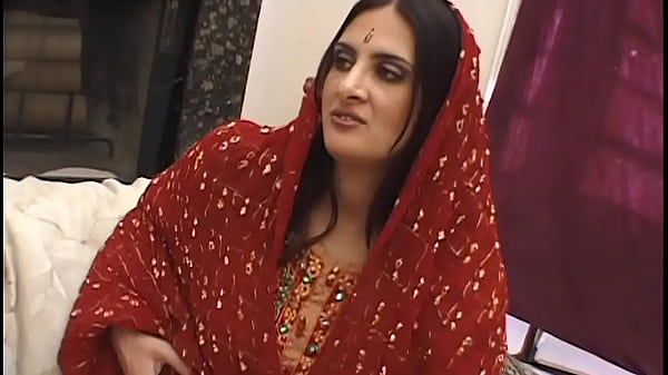 Telugu makeup artist aunty blowjob video Video