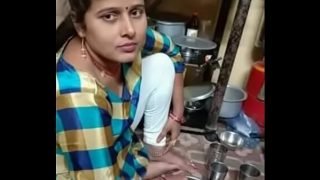 The model name is sani bhagat she is from mumbai and she is very hot Video